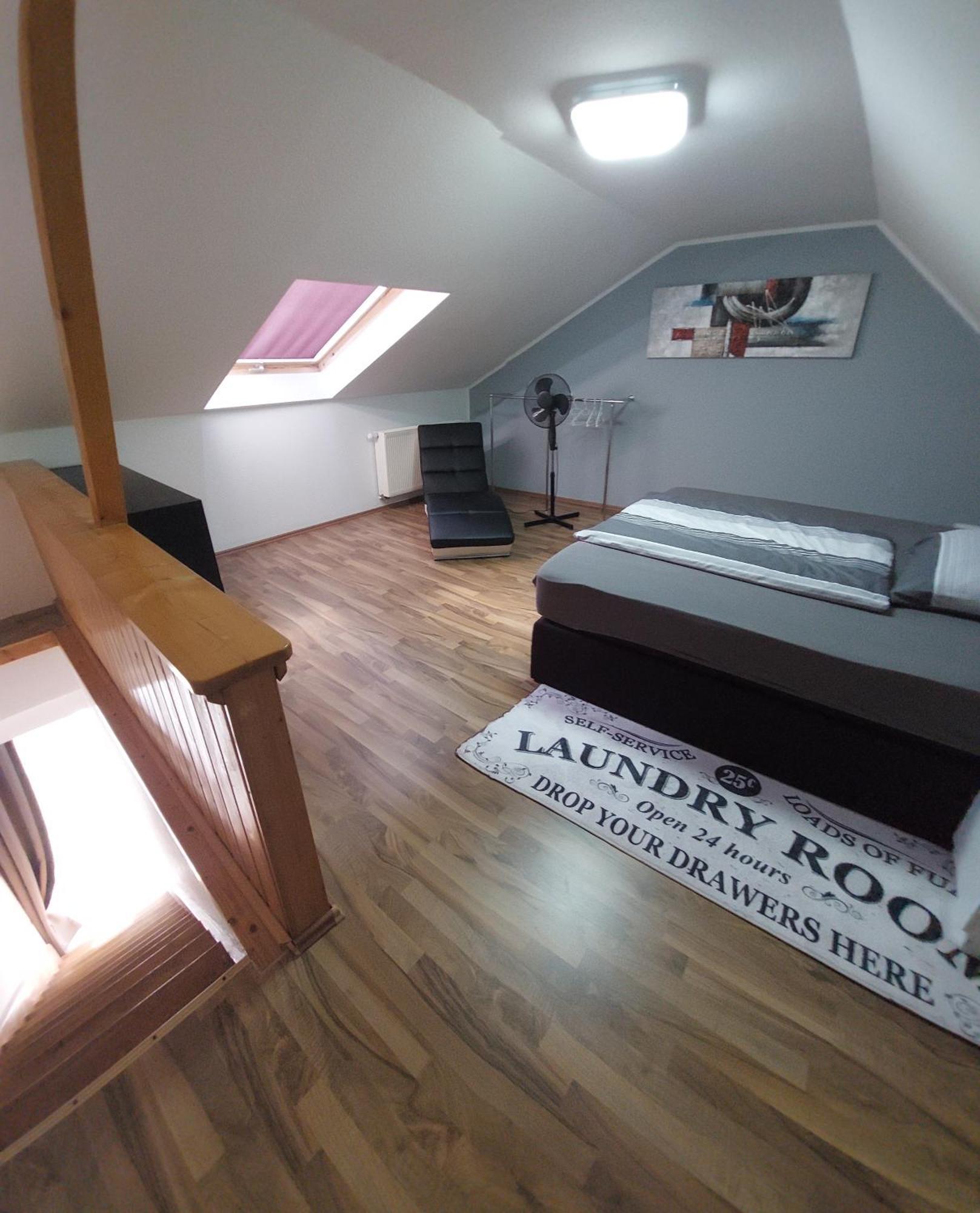Ganze Ferienwohnung 5 Km Von Erfurt, Mit Kaffeevollautomat, Tv, Wlan, Boxspringbett, Schlafsofa Und Einkaufsmoeglichkeiten, Sehr Gute Anbindung Zur A71 Und A4, Kostenloser Oeff Parkplatz Fuer Pkw Und Transporter Elxleben Dış mekan fotoğraf