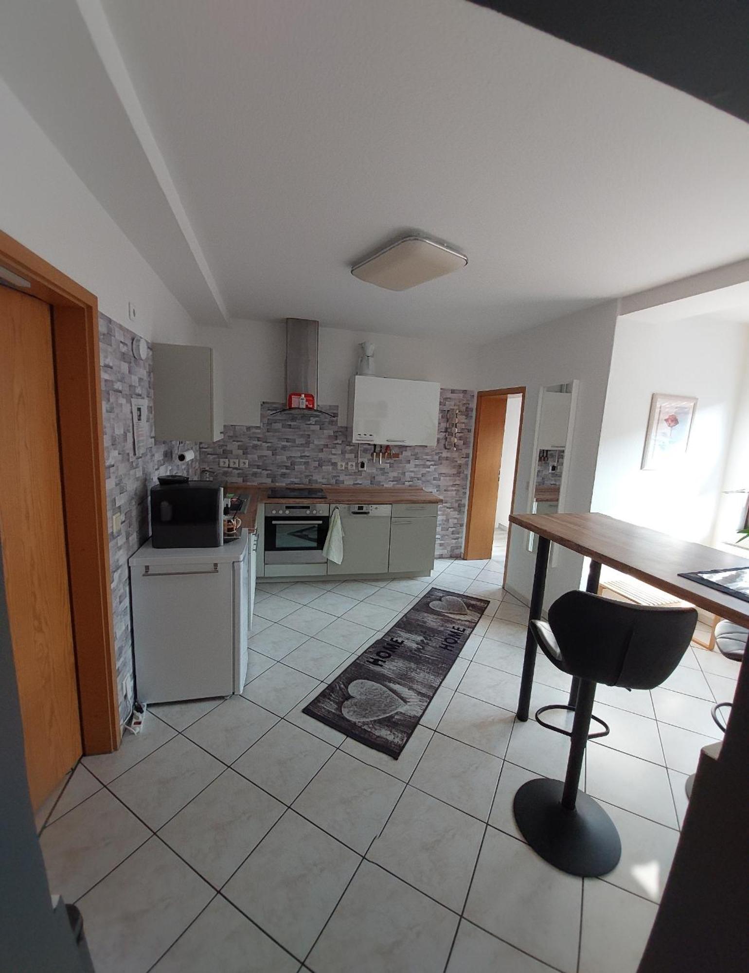 Ganze Ferienwohnung 5 Km Von Erfurt, Mit Kaffeevollautomat, Tv, Wlan, Boxspringbett, Schlafsofa Und Einkaufsmoeglichkeiten, Sehr Gute Anbindung Zur A71 Und A4, Kostenloser Oeff Parkplatz Fuer Pkw Und Transporter Elxleben Dış mekan fotoğraf