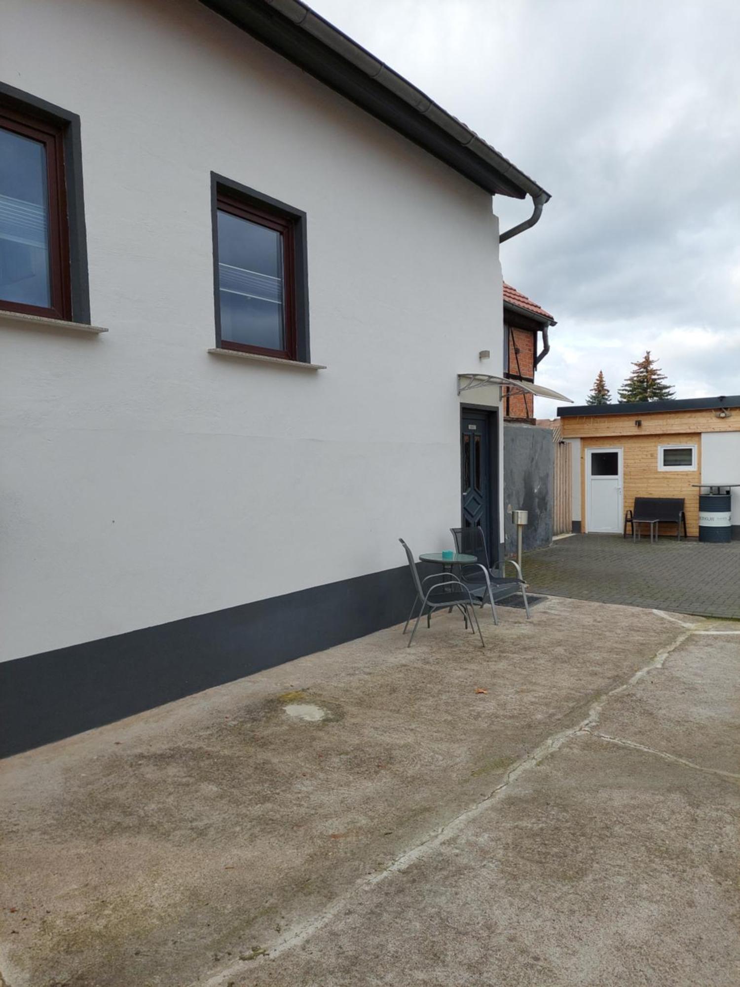 Ganze Ferienwohnung 5 Km Von Erfurt, Mit Kaffeevollautomat, Tv, Wlan, Boxspringbett, Schlafsofa Und Einkaufsmoeglichkeiten, Sehr Gute Anbindung Zur A71 Und A4, Kostenloser Oeff Parkplatz Fuer Pkw Und Transporter Elxleben Dış mekan fotoğraf